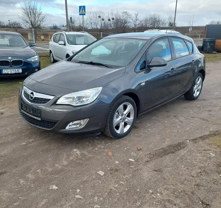 samochody osobowe Opel Astra cena 28900 przebieg: 177000, rok produkcji 2012 z Legnica